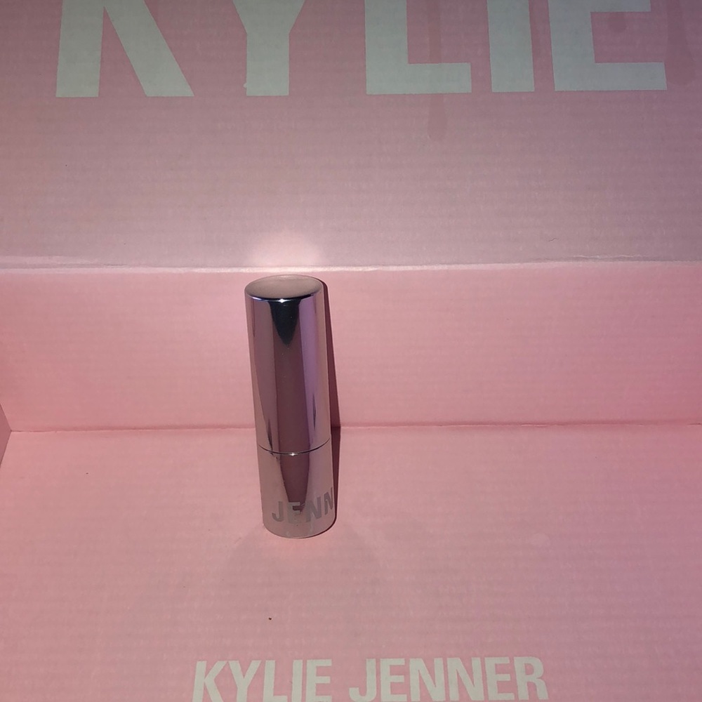 Kylie Cosmetics Butterscotch Créme Lipstick